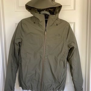 Brand new The North Face Women’s Mountain Light FUTURELIGHT Tri climate jacket